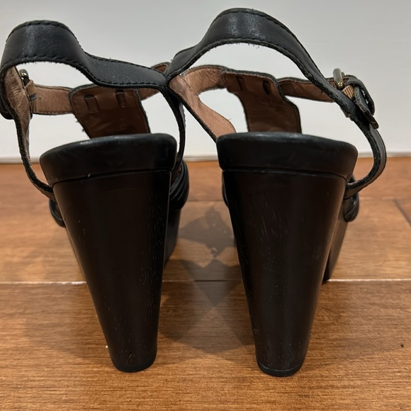 Black block heel sandal - Picture 3 of 4